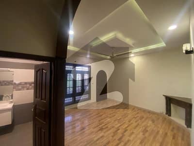1 Kanl upper portion separate gate available for rent in i-8
