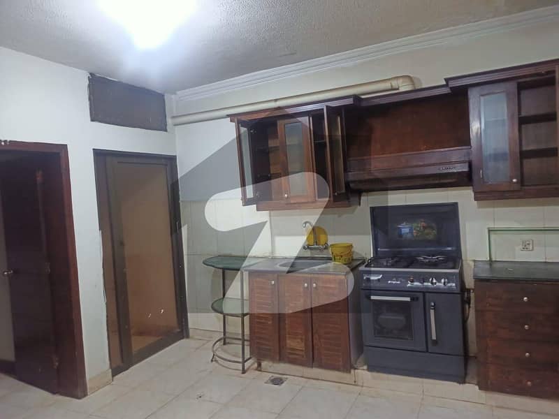 G 9 upper portion for rent