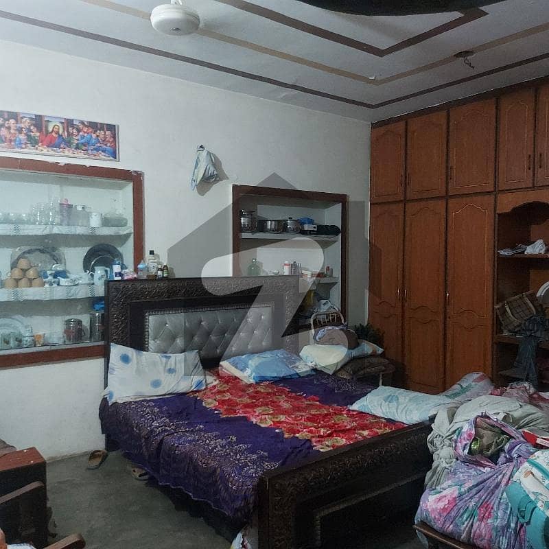 Portion 2 Bed 1 Washroom Kitchen Tv Lounge