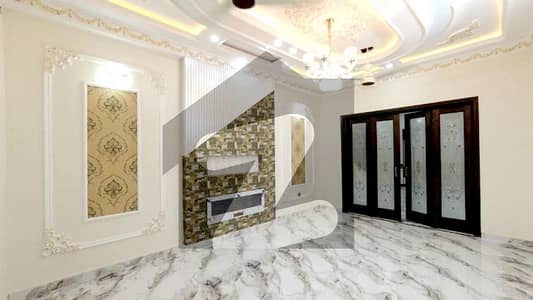 ایل ڈی اے ایوینیو لاہور میں 6 کمروں کا 10 مرلہ مکان 3.49 کروڑ میں برائے فروخت۔