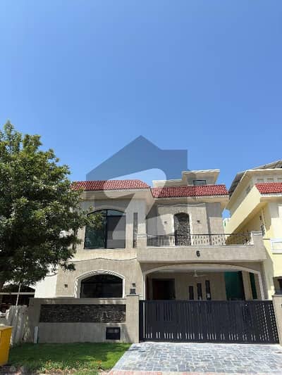 Luxury interior&excellent elevation 10 marla 5bedrooms Brand New House For Sale In Bahria Enclave Islamabad Sector C1