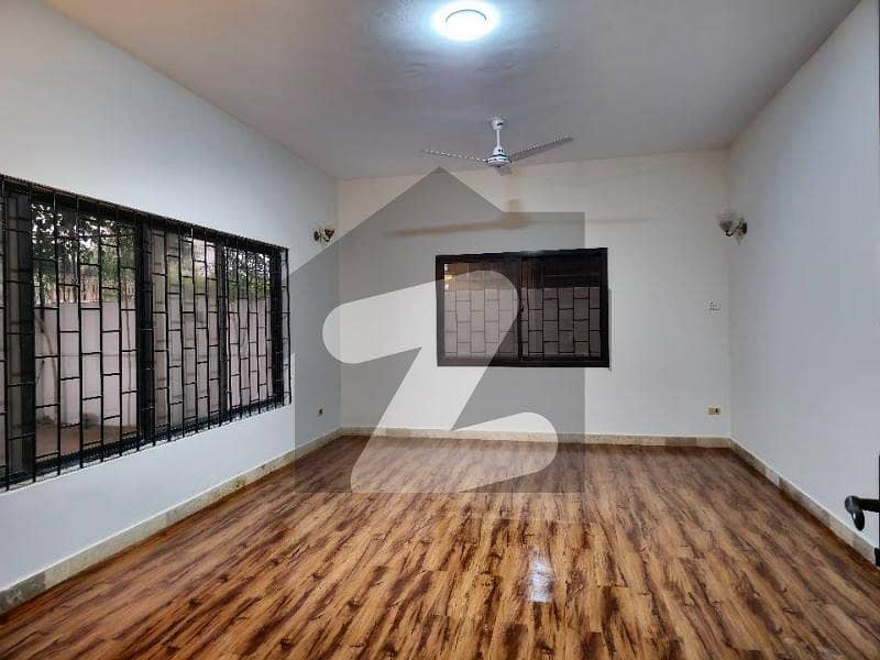 450 SQ YARD NEWLY RENOVATED HOUSE 450 SQ YARD NEWLY RENOVATED HOUSE