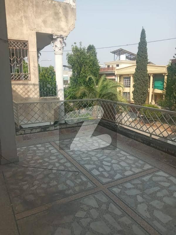 Upper portion Available For Rent in G11 ideal location Upper portion Available For Rent in G11 ideal location