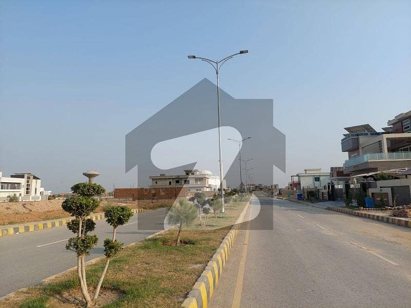 ڈی ایچ اے ڈیفینس پشاور میں 1 کنال رہائشی پلاٹ 2.47 کروڑ میں برائے فروخت۔