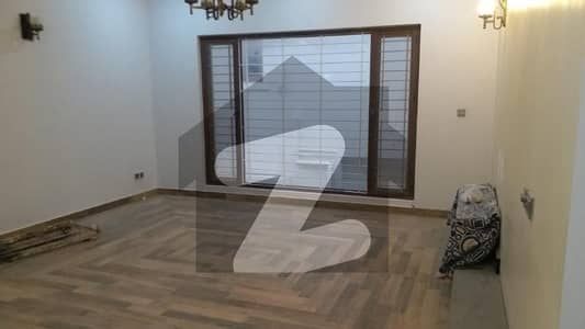 666 Yards Slightly Used Upper Portion For Rent
