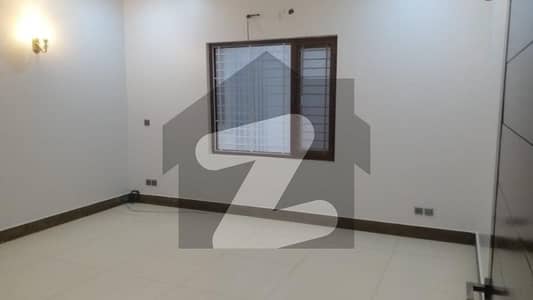 666 Yards Upper Portion For Rent