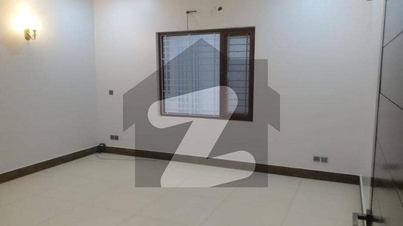 666 Yards Upper Portion For Rent