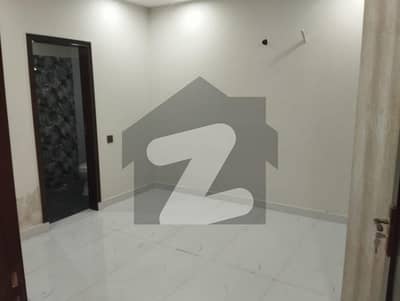 One Bed Front View Apartment Available On Rent