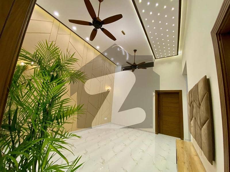 Bahria Town Phase 8 - Usman Block House Sized 7 Marla For sale