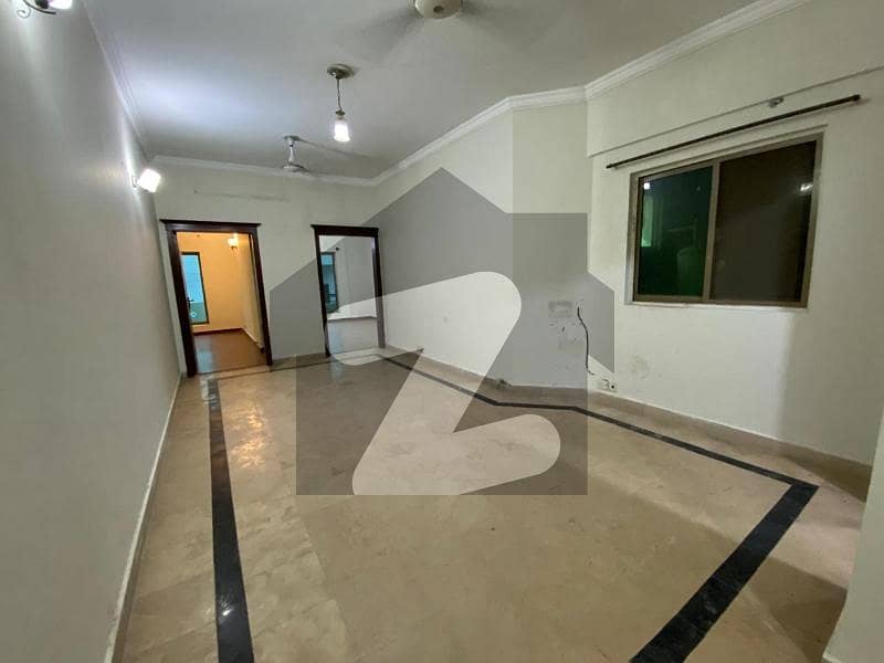 ایف ۔ 11 اسلام آباد میں 2 کمروں کا 8 مرلہ فلیٹ 2.65 کروڑ میں برائے فروخت۔