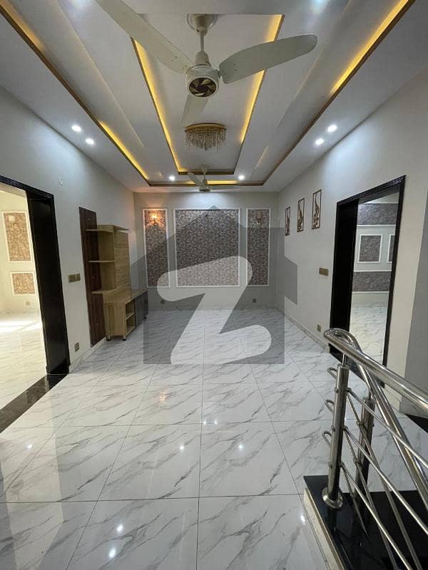 5 MARLA UPPER PORTION AVAILABLE FOR RENT