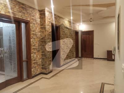 F 11 Ground 4 Bed 4 Bath Drawing Tv Lounge Kitchen Sep Meter Gas Electric Available For Rent