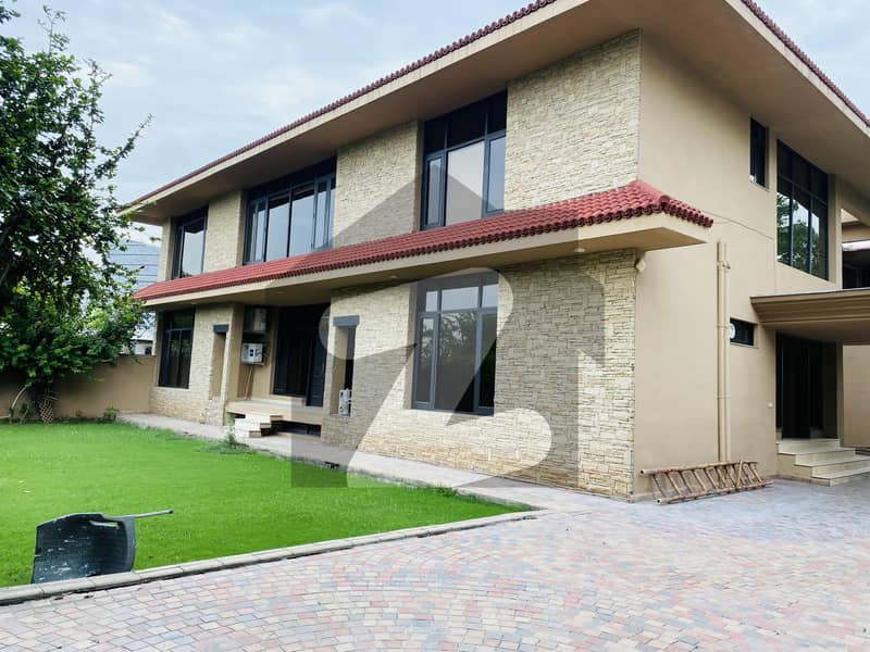 F-7 Luxurious House For Rent F-7 Luxurious House For Rent