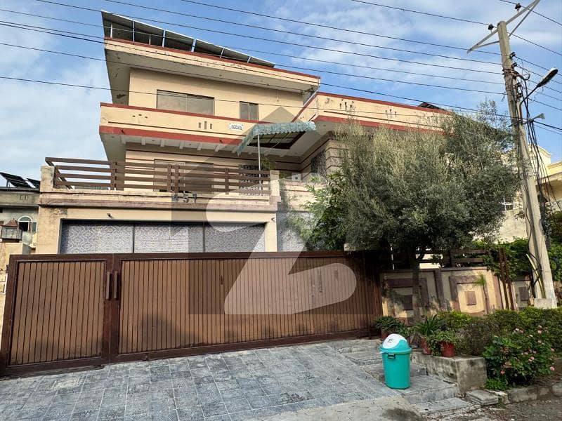 Fully Furnished 1 Kanal House With On-Grid/Off-Grid Solar Fully Furnished 1 Kanal House With On-Grid/Off-Grid Solar