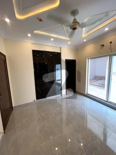 5 MARLA HOUSE FOR RENT