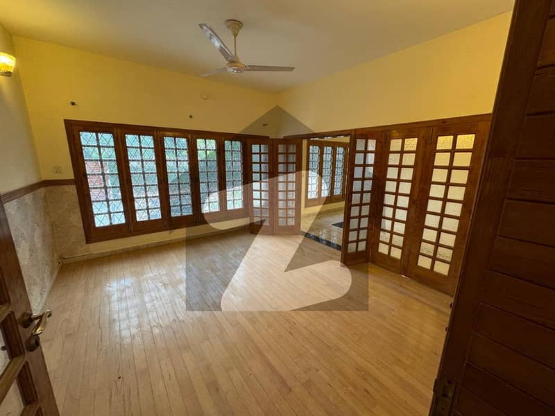 Full House Three Bedrooms With Hardwood Floor. Solar Available.