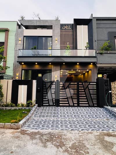 5.50 Marla House available for sale FF Few step away from main Bulevard