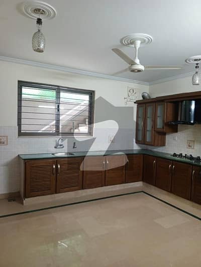 OPEN BASEMENT FOR RENT F-11-1 ISLAMABAD