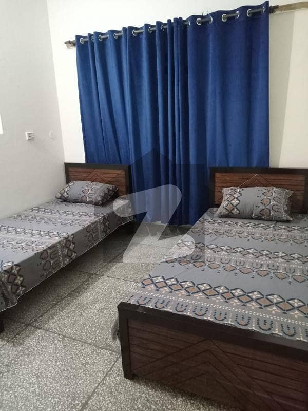 2 Seats Room Available For Rent Including Bills