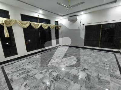 جی ۔ 6 اسلام آباد میں 7 کمروں کا 3 کنال مکان 15.0 لاکھ میں کرایہ پر دستیاب ہے۔