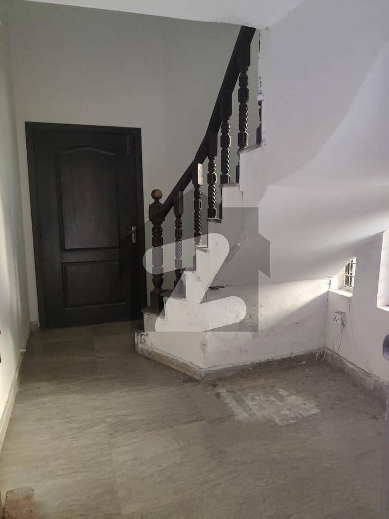 1 Kanal Upper Portion Reveune Society Johar Town 1 Kanal Upper Portion Reveune Society Johar Town