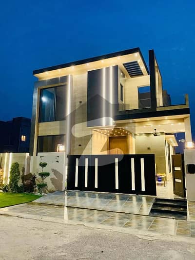 ڈی ایچ اے 9 ٹاؤن ۔ بلاک ڈی ڈی ایچ اے 9 ٹاؤن,ڈیفنس (ڈی ایچ اے),لاہور میں 3 کمروں کا 5 مرلہ مکان 2.05 کروڑ میں برائے فروخت۔