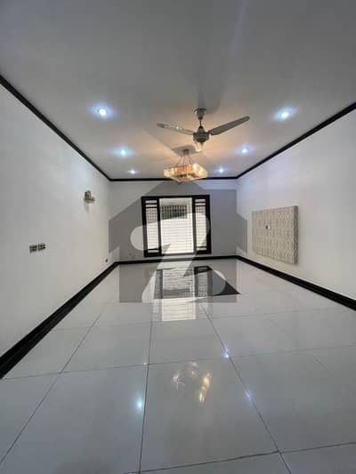 500/Yard House For Rent PH 6