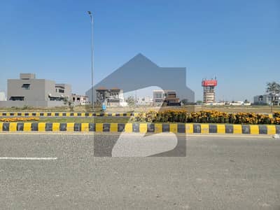 ڈی ایچ اے فیز 7 - بلاک پی فیز 7,ڈیفنس (ڈی ایچ اے),لاہور میں 1 کنال رہائشی پلاٹ 3.75 کروڑ میں برائے فروخت۔
