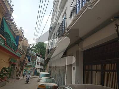 اچھرہ لاہور میں 2 کمروں کا 4 مرلہ فلیٹ 90.0 لاکھ میں برائے فروخت۔