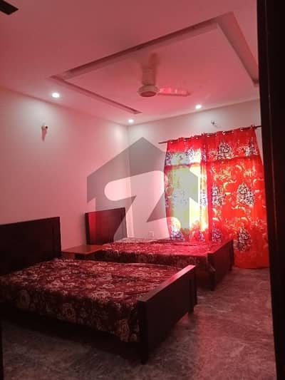 پنجاب سمال انڈسٹریز کالونی لاہور میں 1 کمرے کا 3 مرلہ کمرہ 25.5 ہزار میں کرایہ پر دستیاب ہے۔