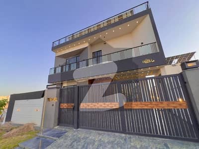 10 MARLA LUXURY HOUSE AVAILABLE FOR SALE