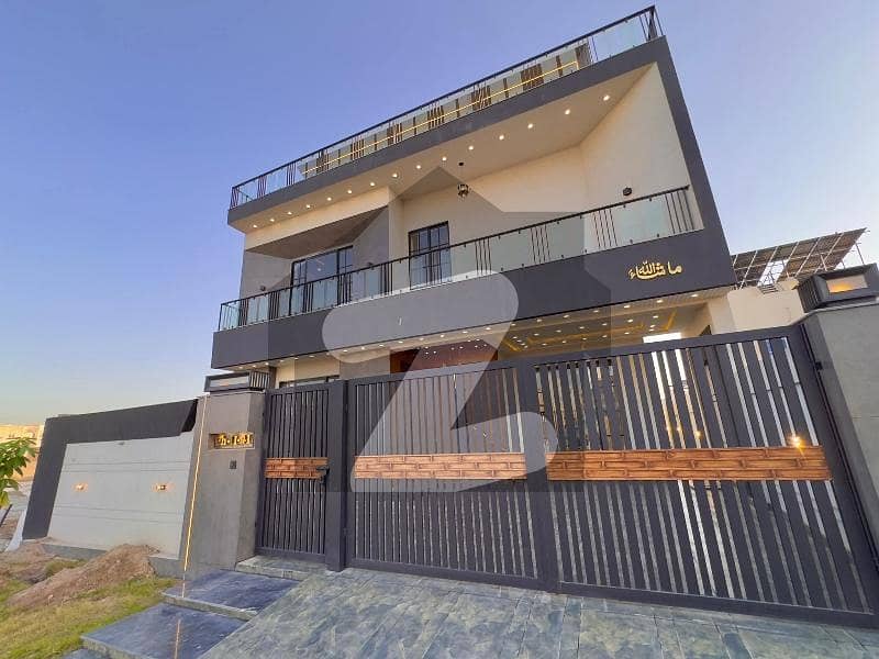 10 MARLA LUXURY HOUSE AVAILABLE FOR SALE