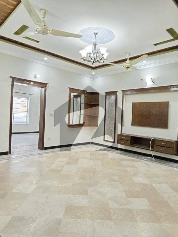30*60 Lower Portion available For Rent in G-13