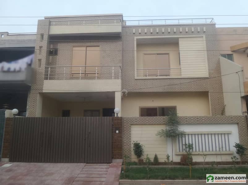 6 Bedroom 8 Marla 104 Sq-ft  House For Sale