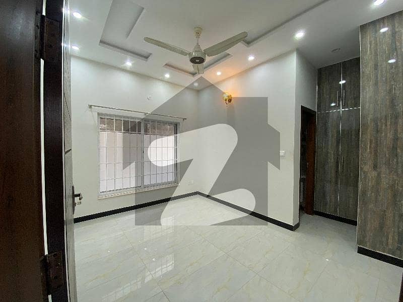 ای ۔ 11 اسلام آباد میں 6 کمروں کا 1 کنال مکان 4.0 لاکھ میں کرایہ پر دستیاب ہے۔