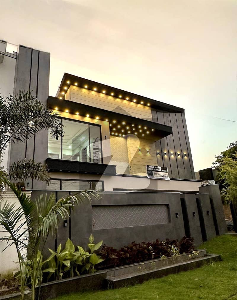 1 KANAL DESIGNER HOUSE FOR SALE