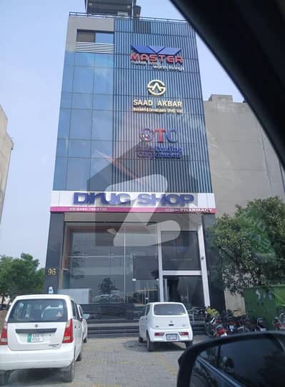 ڈی ایچ اے فیز 6 - سی سی 2 بلاک ڈی ایچ اے فیز 6,ڈیفنس (ڈی ایچ اے),لاہور میں 8 مرلہ دفتر 75.0 ہزار میں کرایہ پر دستیاب ہے۔
