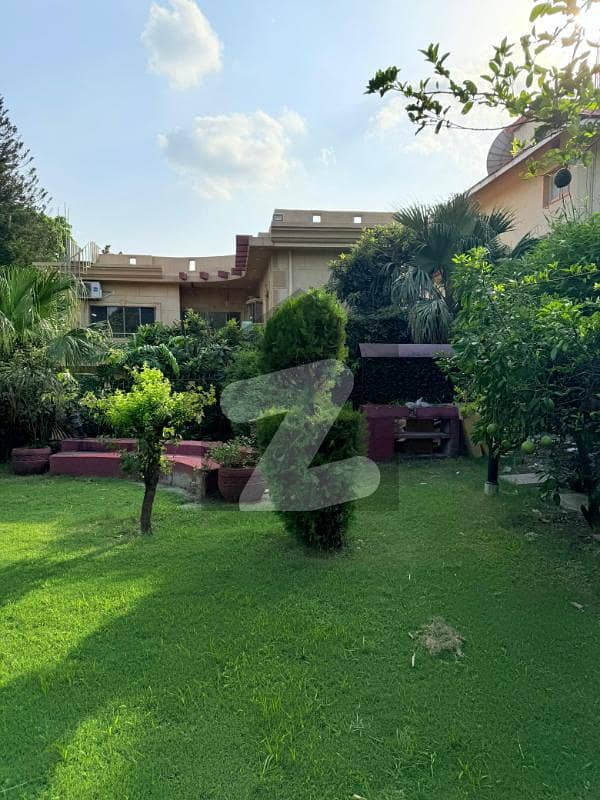 ایف ۔ 8 اسلام آباد میں 5 کمروں کا 1 کنال مکان 6.8 لاکھ میں کرایہ پر دستیاب ہے۔ ایف ۔ 8 اسلام آباد میں 5 کمروں کا 1 کنال مکان 6.8 لاکھ میں کرایہ پر دستیاب ہے۔