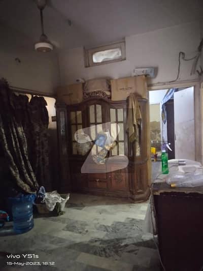 Second Floor Portion Near Siddiqui Market North Karachi Sector 11c3