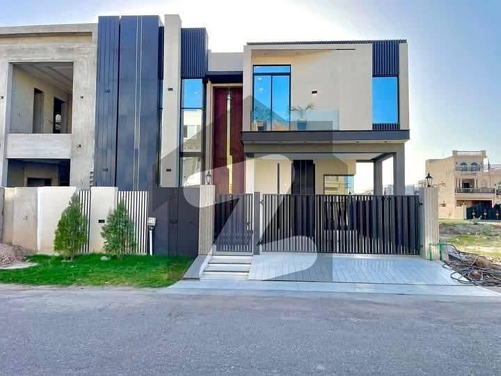 10 MARLA MODREN DESIGN HOUSE FOR SALE 10 MARLA MODREN DESIGN HOUSE FOR SALE