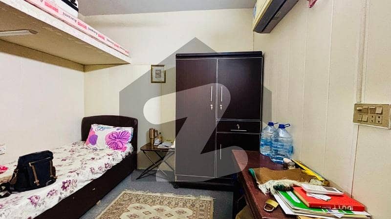 One Bedroom For Rent in Main Cantt One Bedroom For Rent in Main Cantt