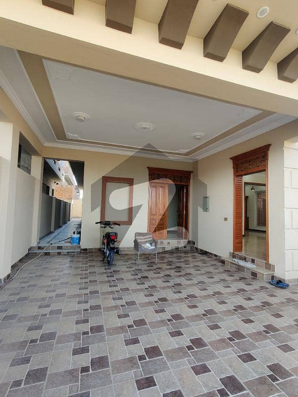 1 Kanal Triple Storey Available For Rent