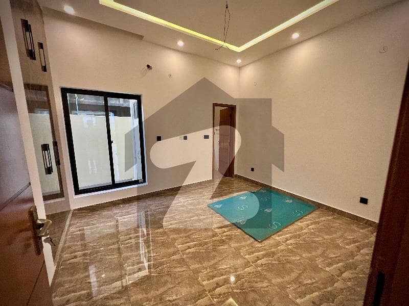 10 MARLA HOUSE FOR RENT