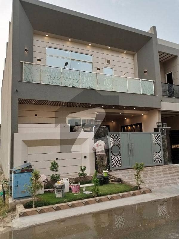 Model City 1 5 Marla House For Sale