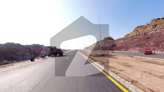 سی سوالہ اسلام آباد میں 1 کنال رہائشی پلاٹ 2.25 کروڑ میں برائے فروخت۔