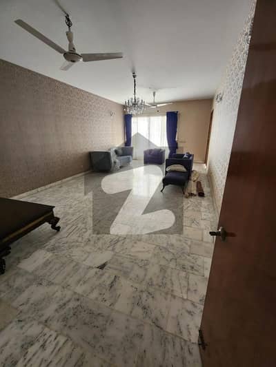 BATH ISLAND BUNGALOW FOR RENT 350 Yards | 1+3 Bedrooms + Study Room Spacious Living Area | Big Garden | Parking For 3 Cars Peaceful &Amp; Prime Location | Well-Maintained Interior Rent: PKR 400,000 Per Month