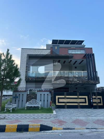 Luxury 10 Marla House 1 Lakh Monthly Income Prime Location"