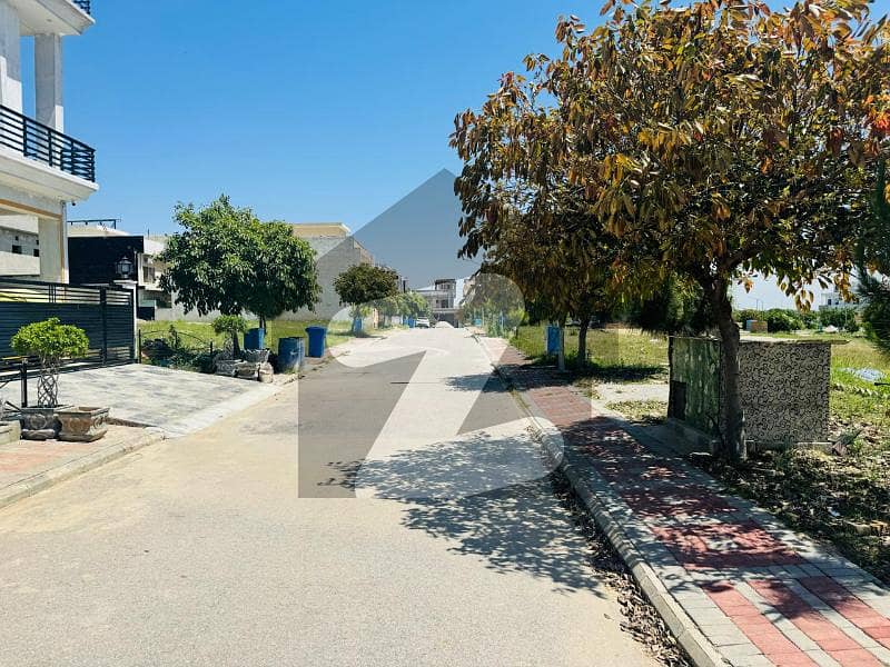 1 Kanal Plot For Sale In Block C.