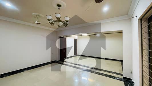 Beautiful 3Bed Open Lower Ground Available For Rent Ideal Location F10