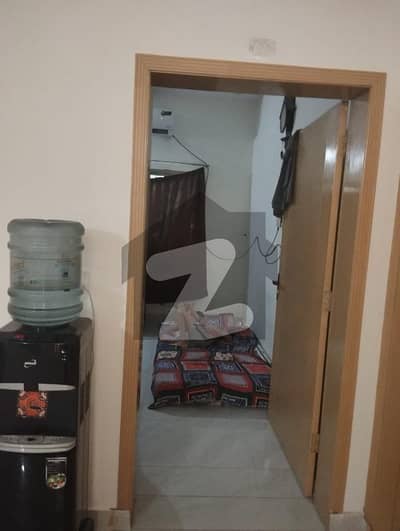 10 MARLA BRAND NEW UPPER PORTION IN UET HOUSING SOCIETY ORIGINAL PICS ALL FACILITIES AVAILABLE ONLY FOR SMALL FAMILY.